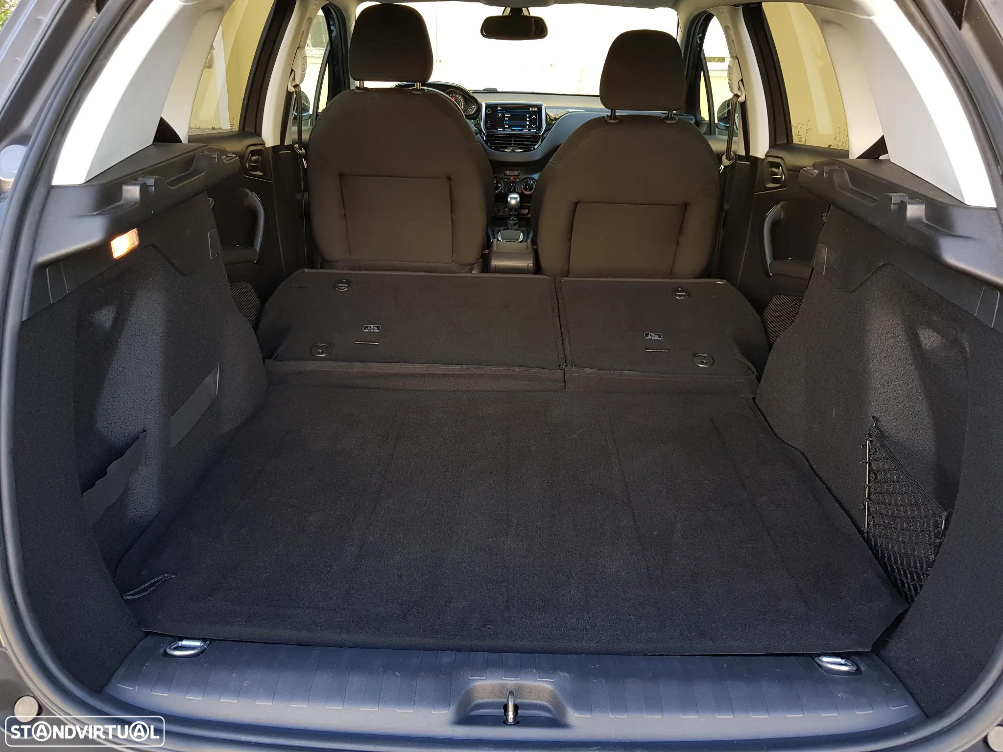 Peugeot 2008 1.5 BlueHDi Style - 51