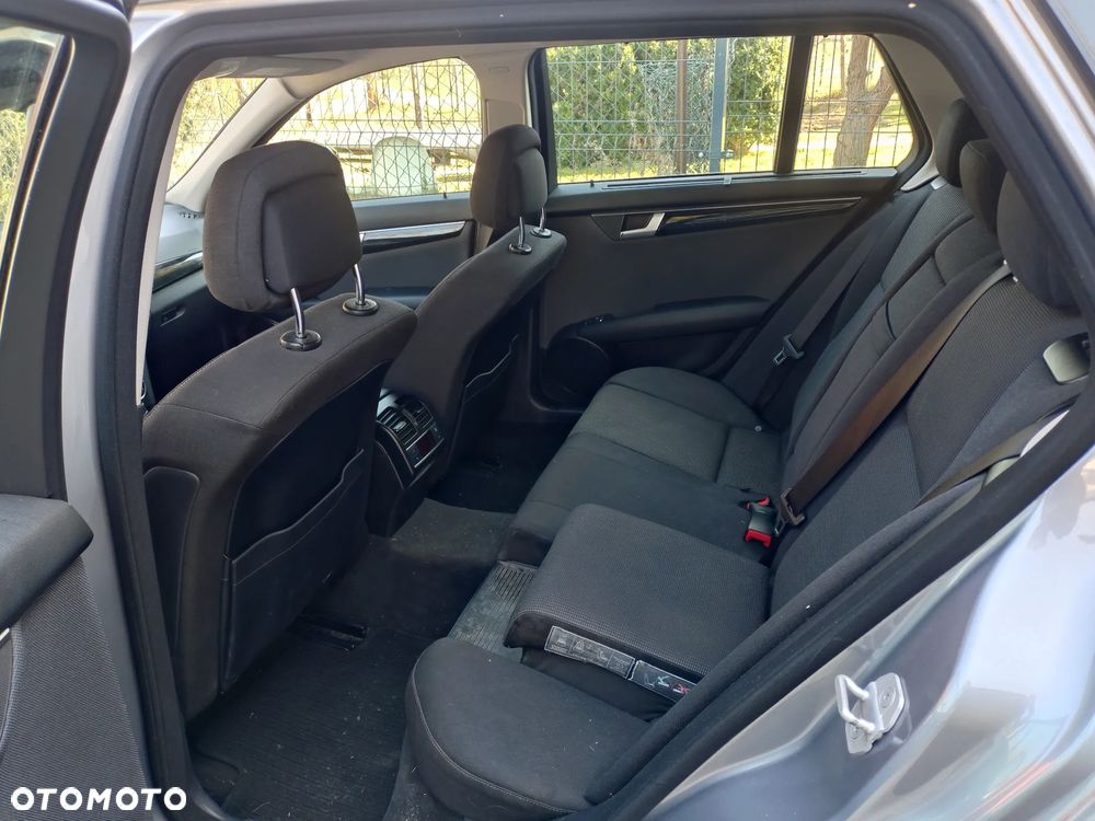 Mercedes-Benz Klasa C 220 CDI BlueEff Edition Classic - 12