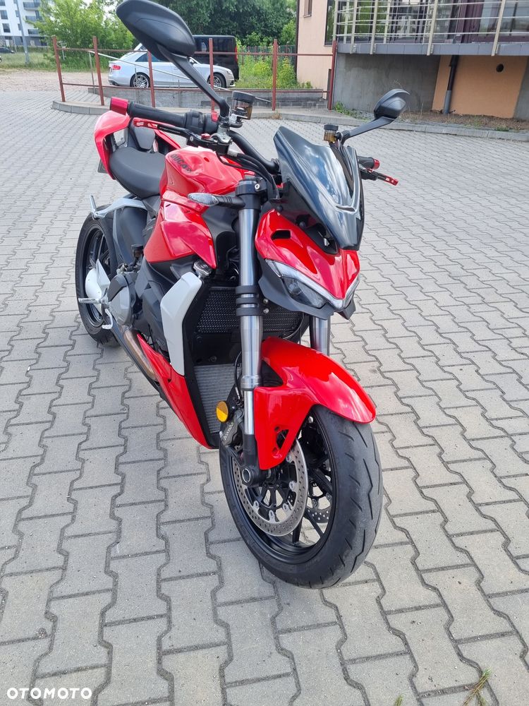 Ducati Streetfighter V2 - 6