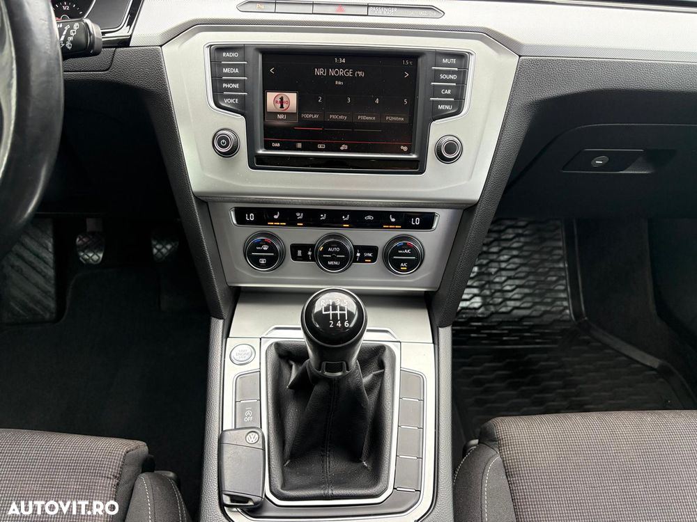 Volkswagen Passat 1.6 TDI (BlueMotion Technology) Comfortline - 22