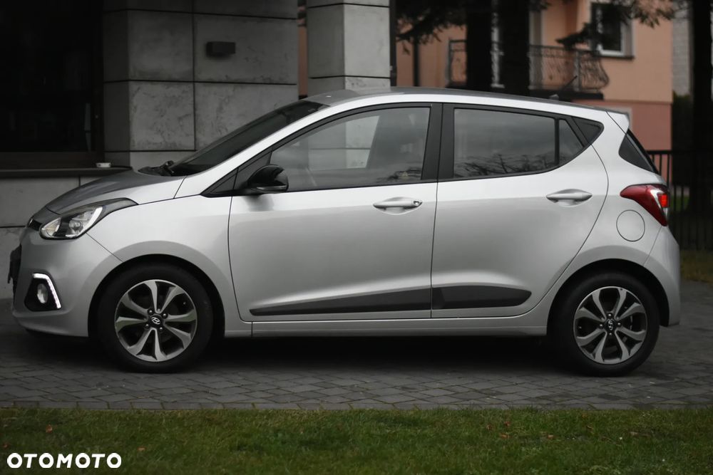 Hyundai i10 1.0 Fifa World Cup Edition - 8