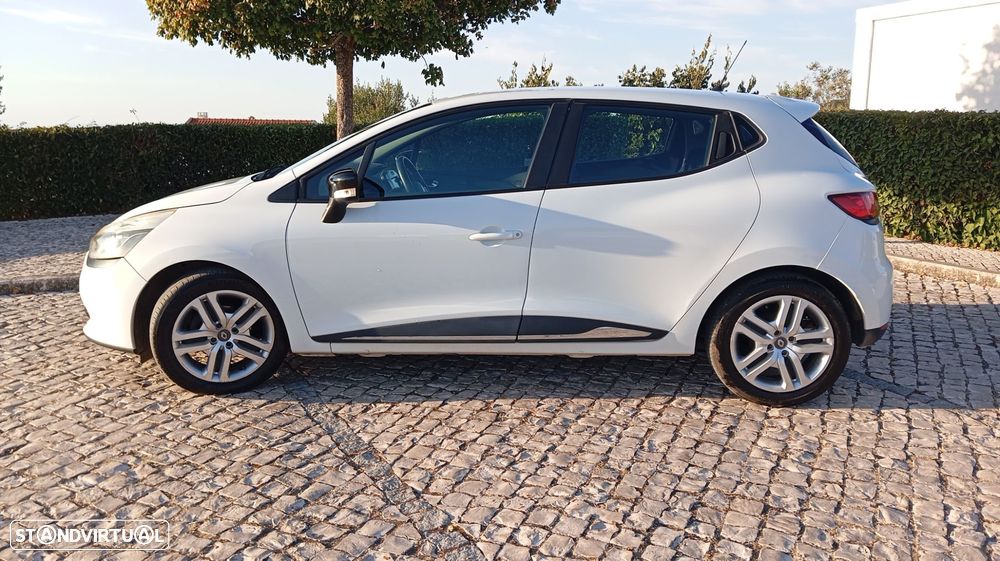 Renault Clio - 6