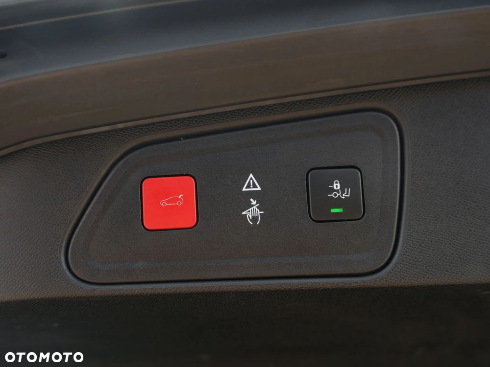 Peugeot 3008 1.5 BlueHDi Allure S&S - 15