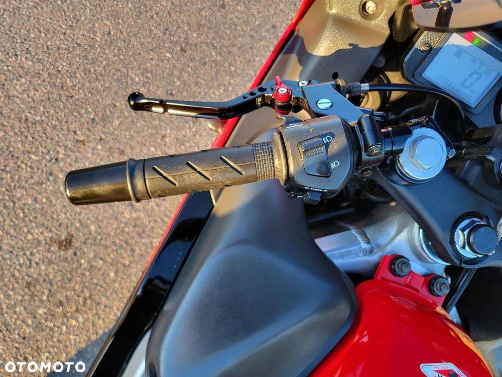 Honda CBR - 32