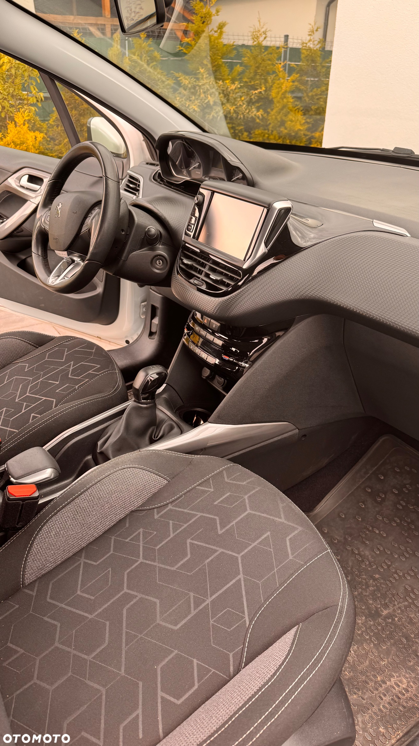 Peugeot 2008 - 6