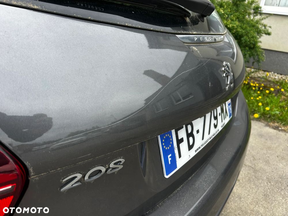 Peugeot 208 - 5