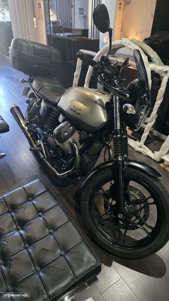 Moto Guzzi V7 II Stone - 8