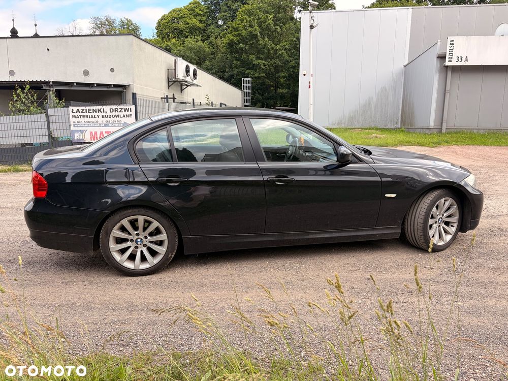 BMW Seria 3 320i - 5