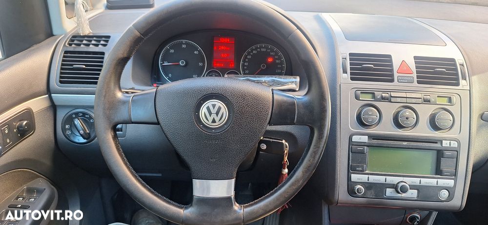 Volkswagen Touran 2.0 TDI DPF BlueMotion Technology Comfortline - 6