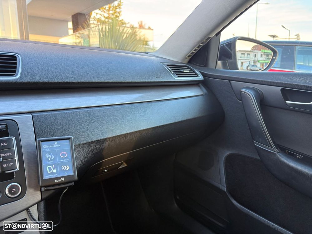 VW Passat Variant 1.6 TDI Confortline BlueMotion - 32