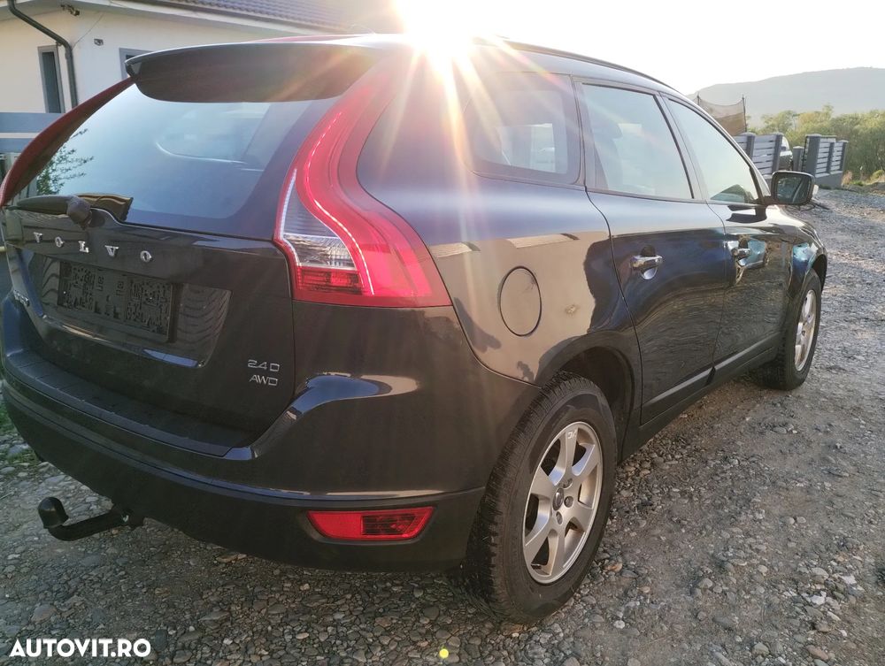 Volvo XC 60 2.4D AWD Aut. - 9