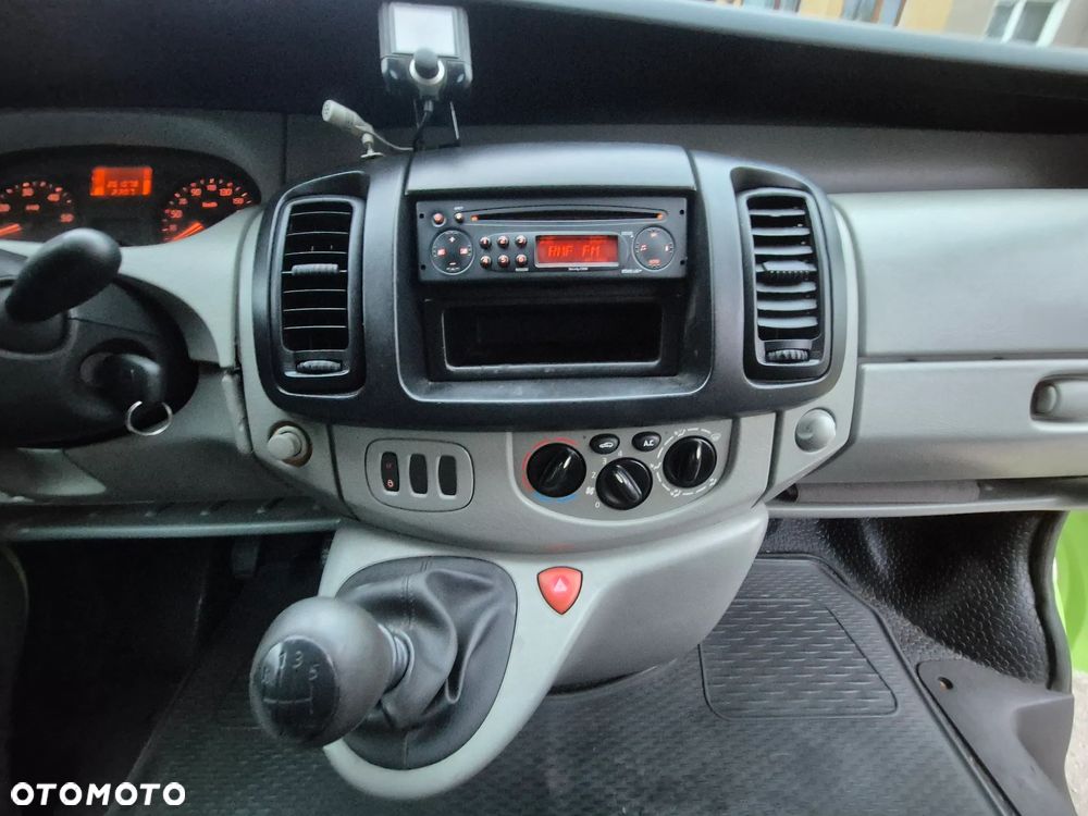 Renault Trafic - 26