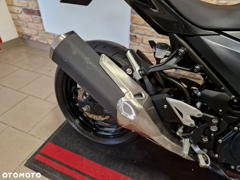 Kawasaki Ninja 400 - 12