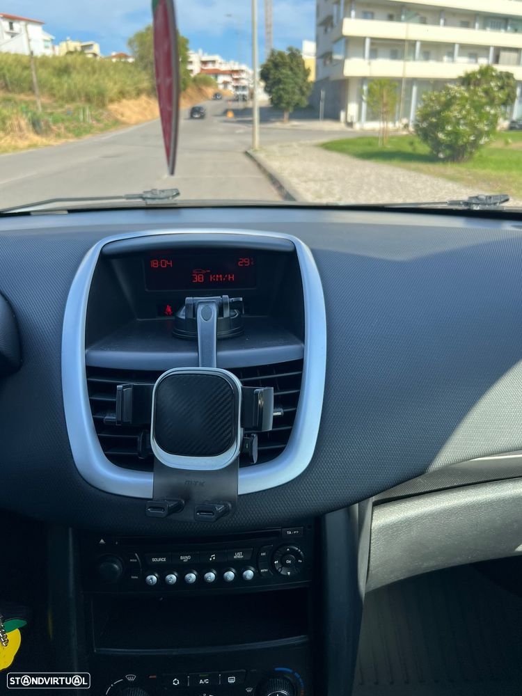 Peugeot 207 1.4 16V Active - 17