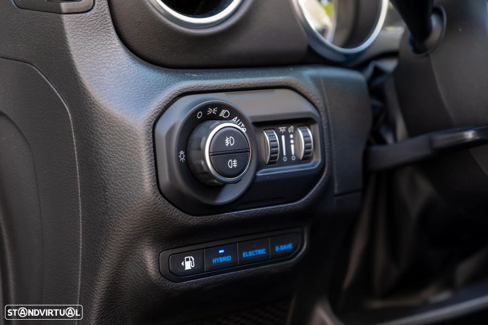 Jeep Wrangler 2.0 TG 4xe Sahara — fotografia 14