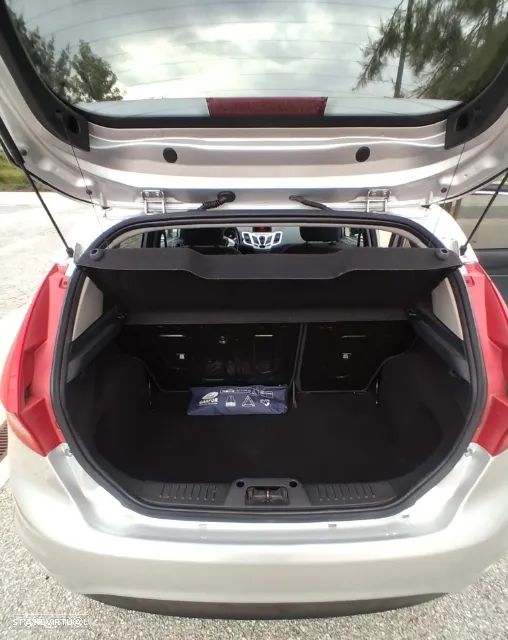 Ford Fiesta 1.25 Titanium - 19