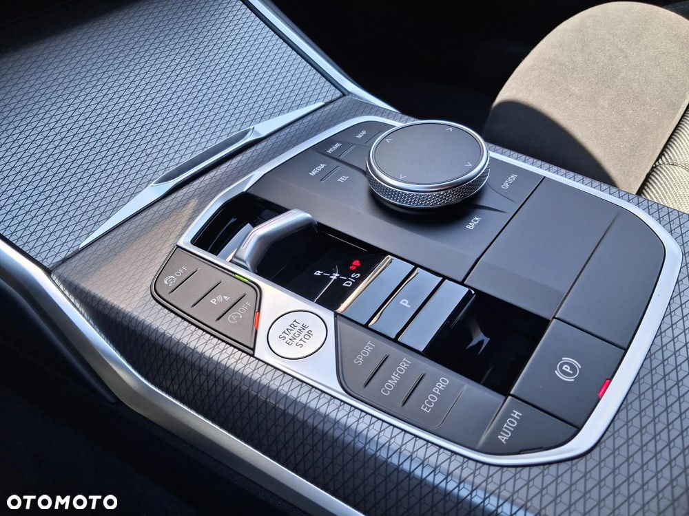 BMW Seria 3 318i M Sport - 20