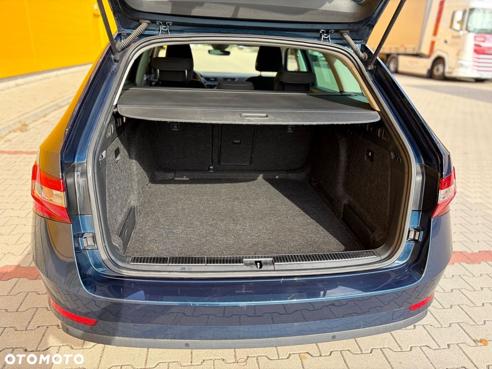 Skoda Superb 2019 photo 2