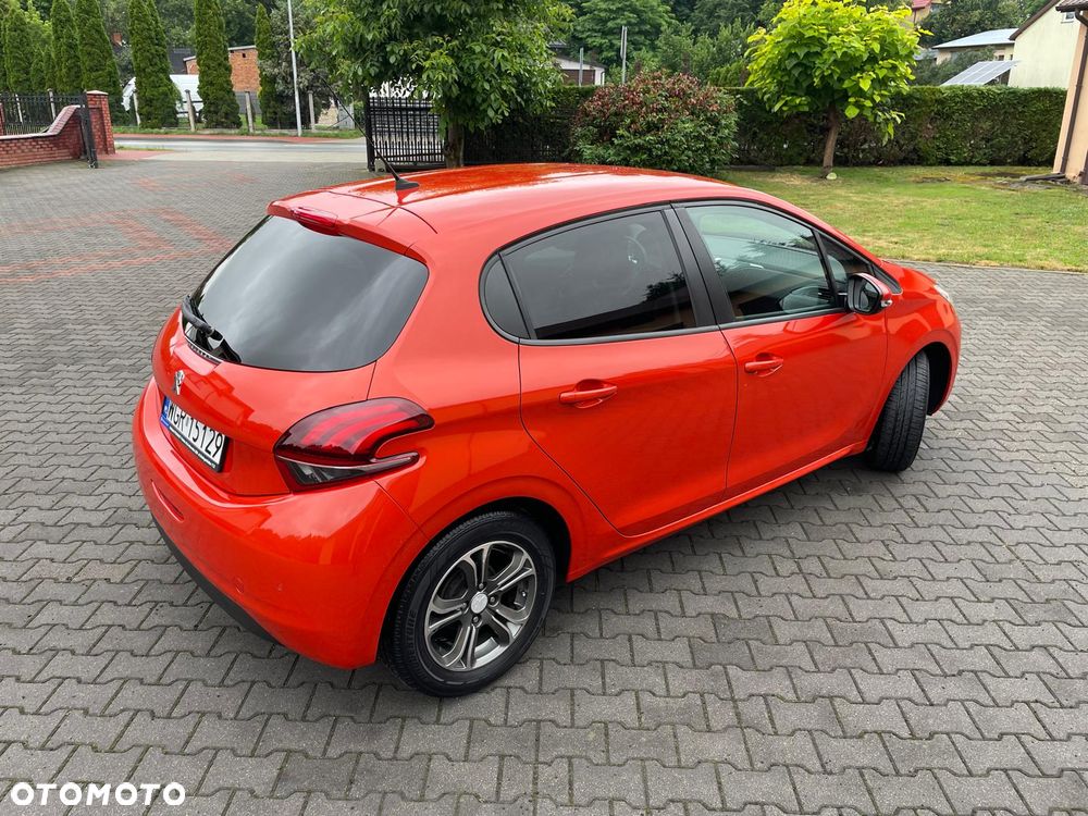 Peugeot 208 - 6