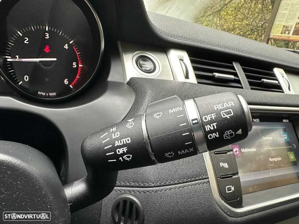 Land Rover Range Rover Evoque 2.0 D150 AWD R-Dynamic Auto - 30