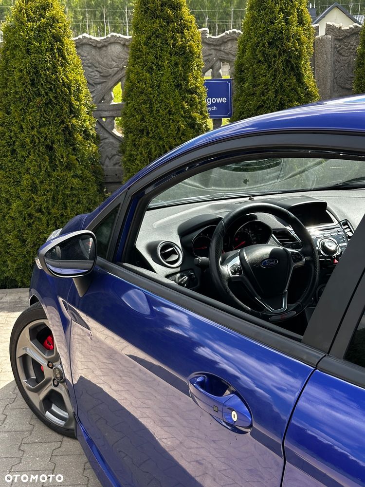 Ford Fiesta 1.6 EcoBoost mit Leder-Sport-Paket ST - 18