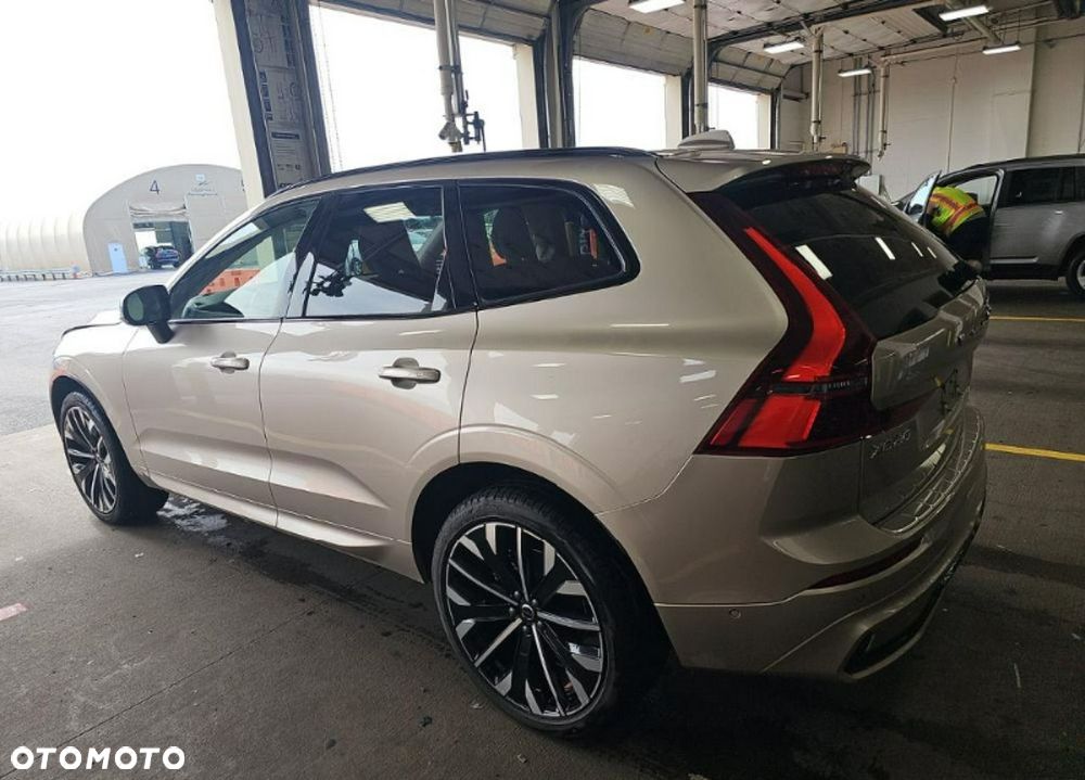 Volvo XC 60 B5 B AWD Ultra Dark - 5
