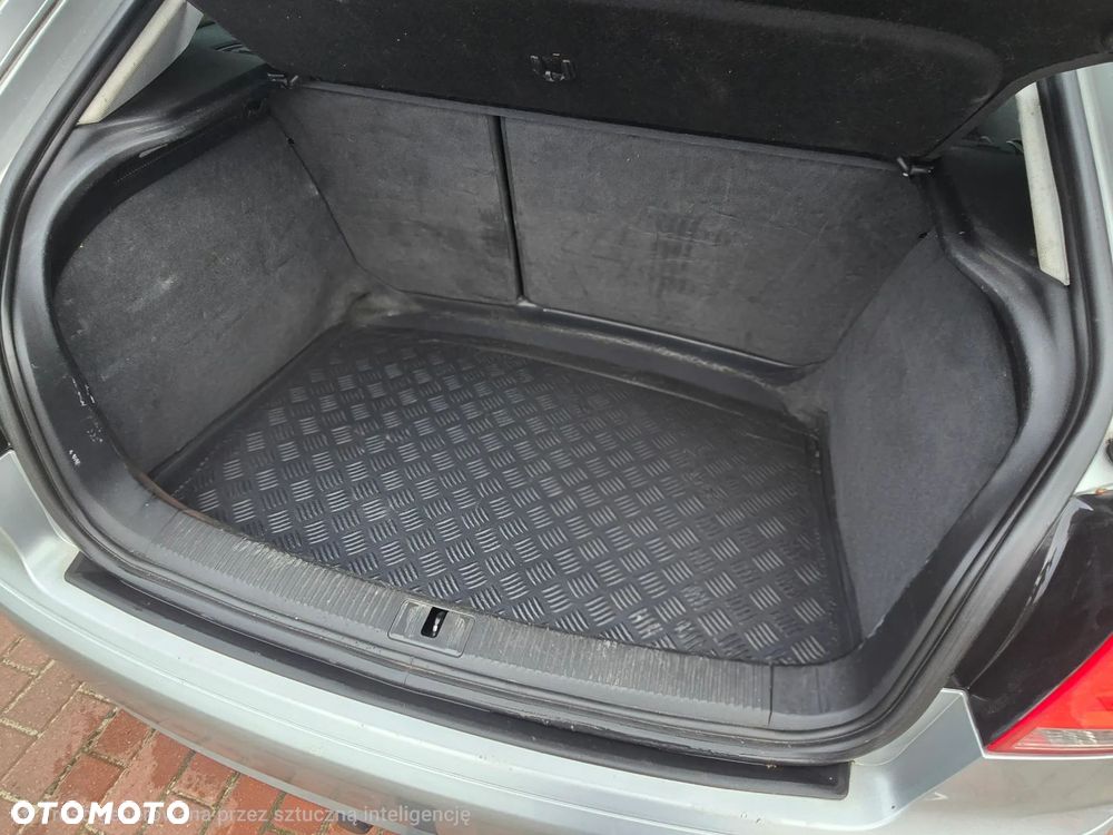 Audi A3 3-drzwiowe 1.6 Ambition - 10