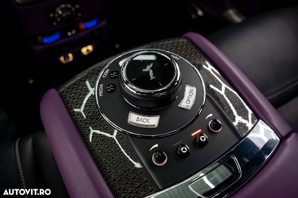 Rolls-Royce Ghost Black Badge - 36