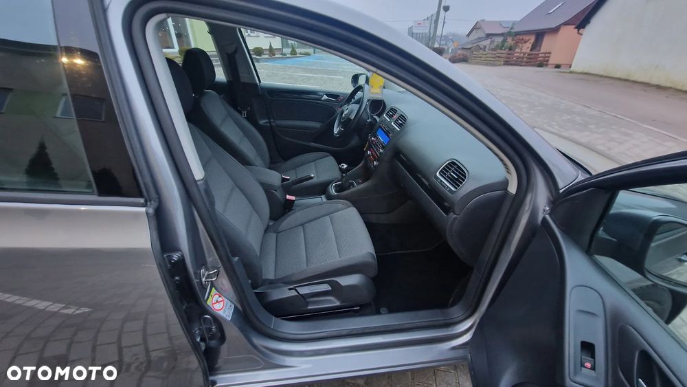 Volkswagen Golf - 26