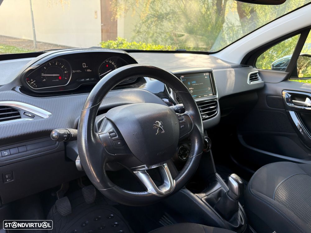 Peugeot 208 1.2 PureTech Style - 9