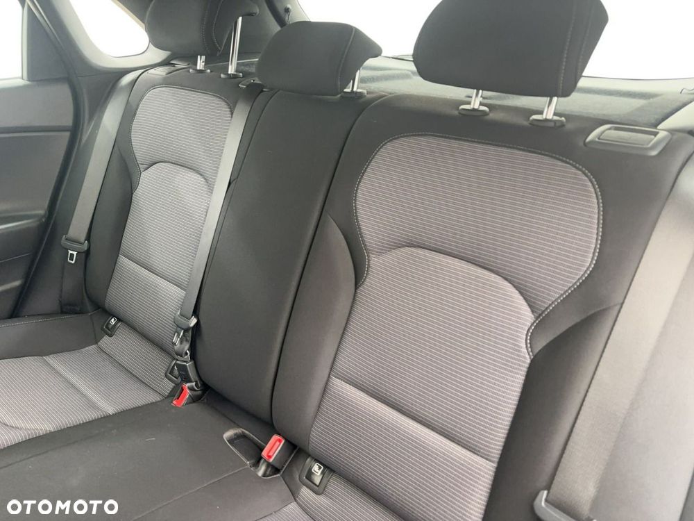 Hyundai i30 1.5 DPI Classic + - 11