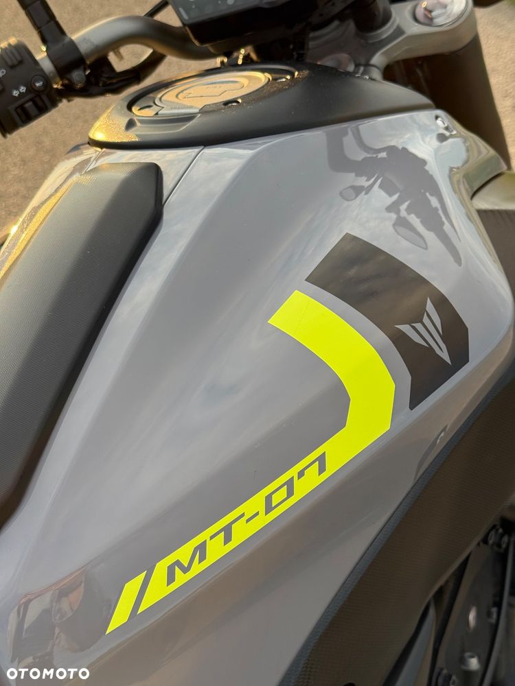 Yamaha MT - 6