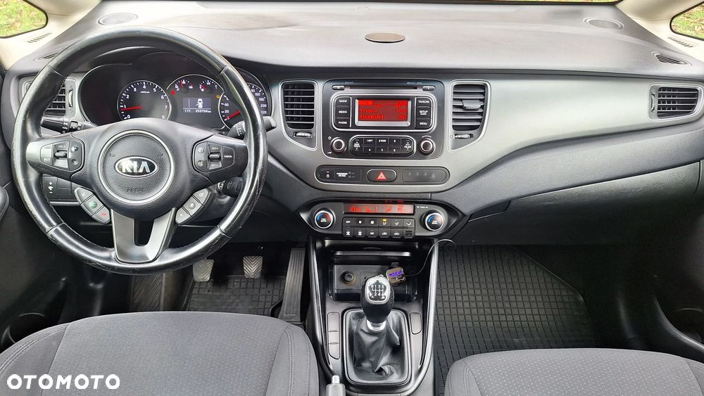 Kia Carens - 14