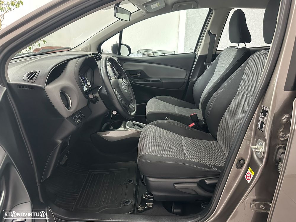 Toyota Yaris 1.5 HSD Active - 10