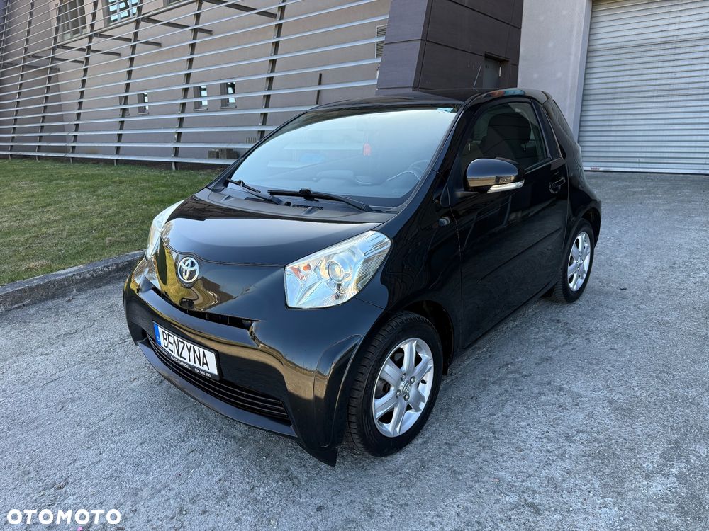 Toyota iQ - 2
