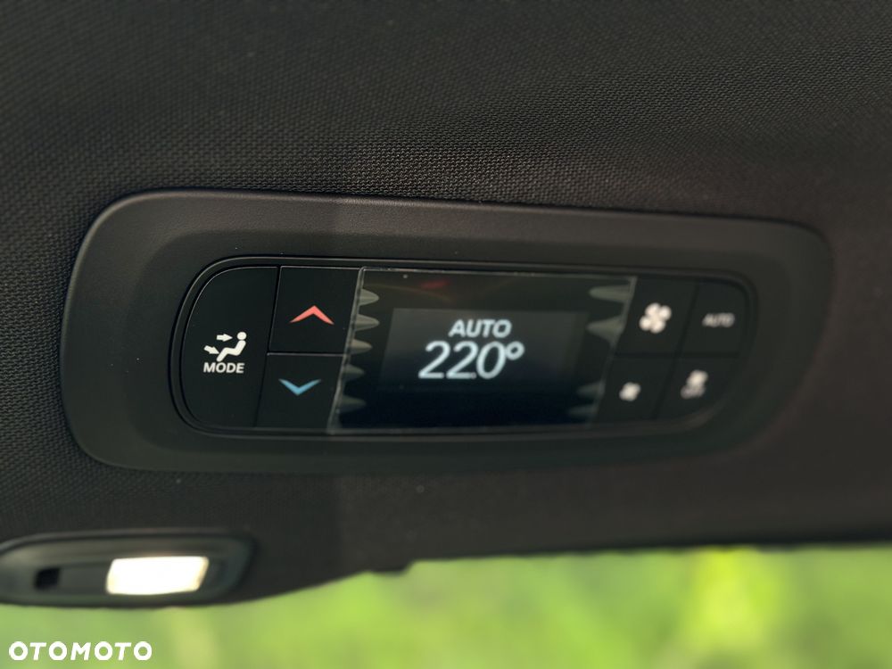 Chrysler Pacifica - 33