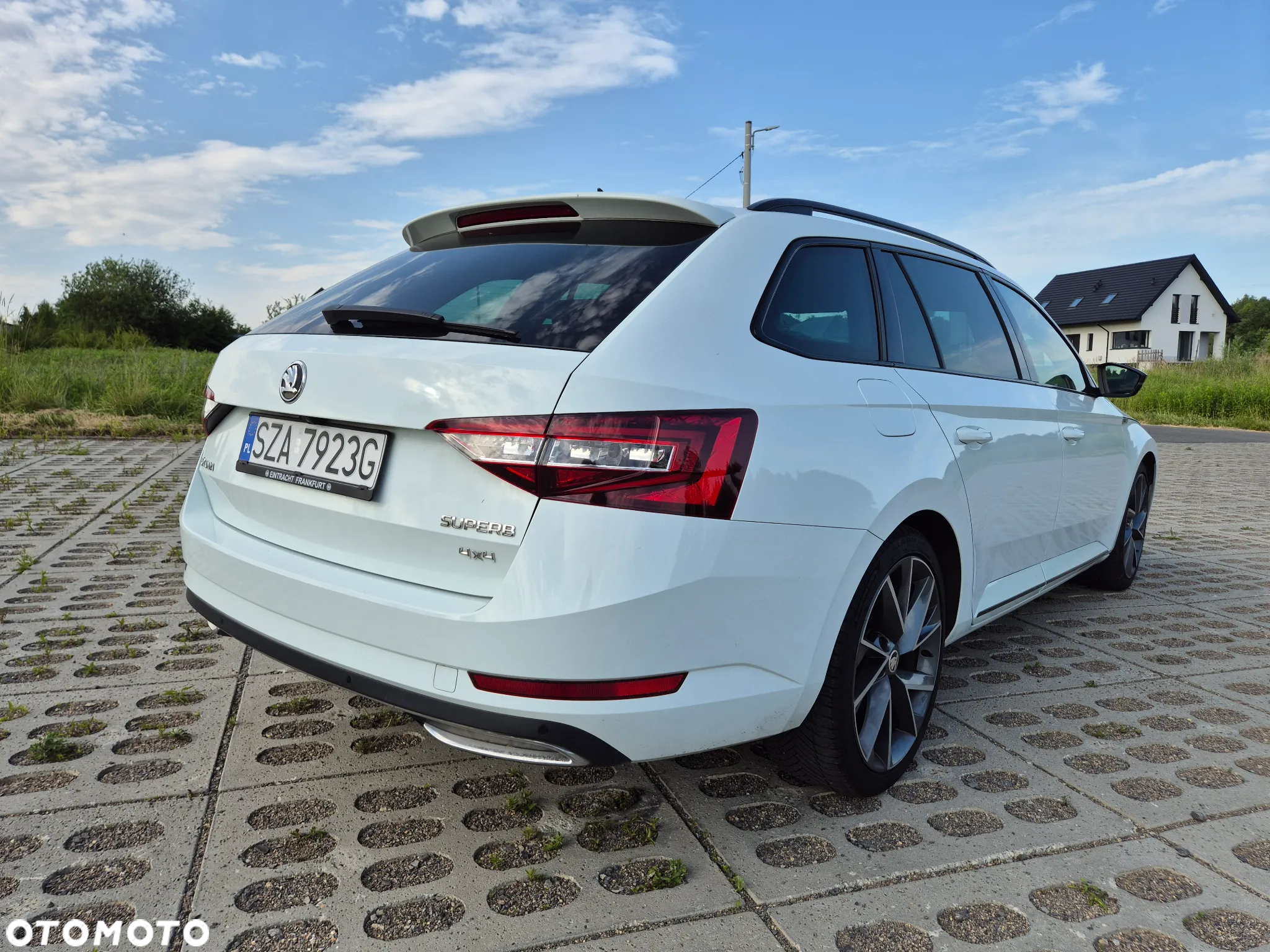 Skoda Superb 2.0 TDI 4x4 DSG Sportline - 32