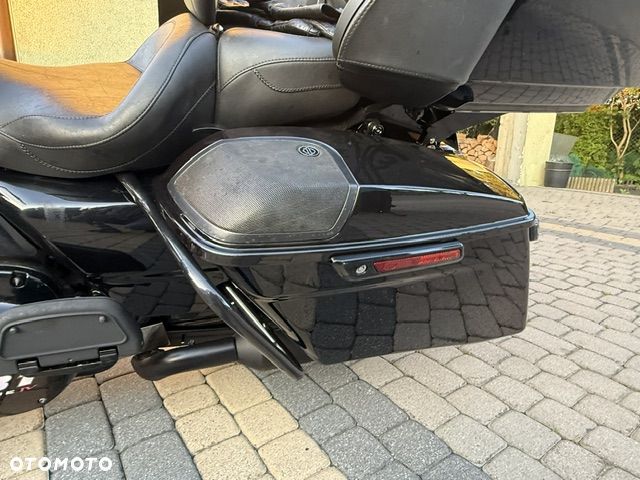 Harley-Davidson Touring Road Glide - 22