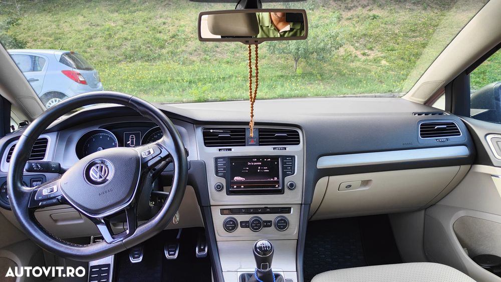 VOLKSWAGEN Golf 2016