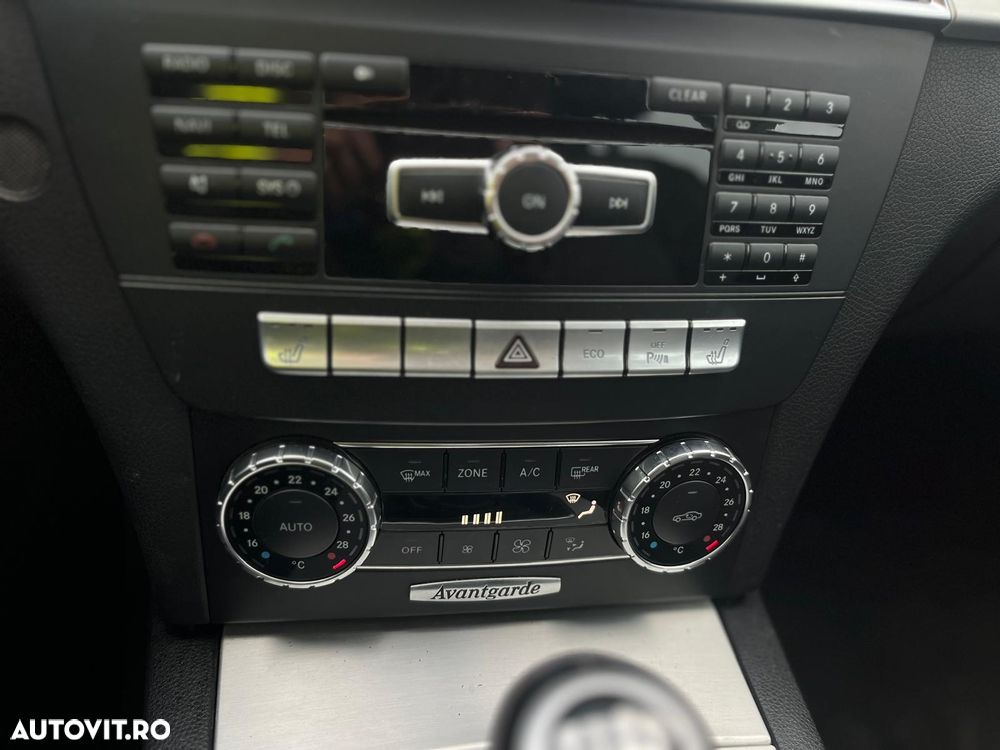 Mercedes-Benz C - 8