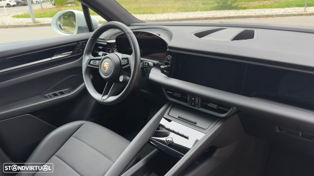Porsche Macan Electric 4 - 9