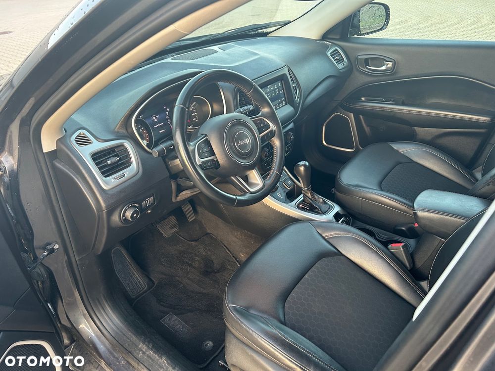 Jeep Compass - 12