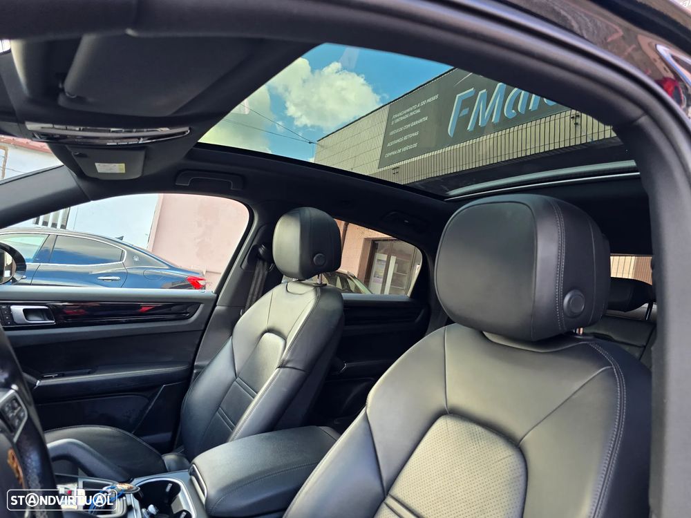 Porsche Cayenne Coupé E-Hybrid - 12