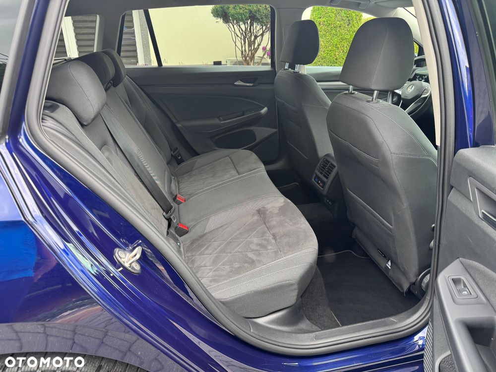 Volkswagen Golf 1.5 eTSI Style DSG - 23