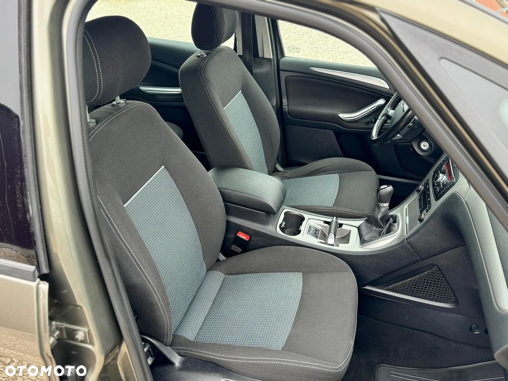 Ford Galaxy 2.0 FF Titanium - 38