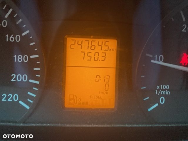 Mercedes-Benz VITO - 11