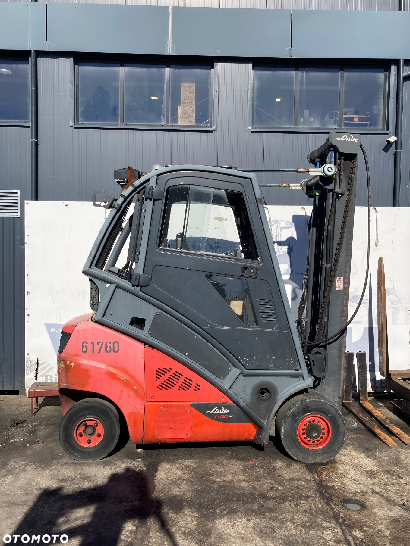Linde [2016] WÓZEK WIDŁOWY LINDE H30D diesel 3t - 2