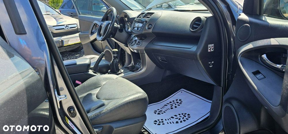 Toyota RAV4 - 27
