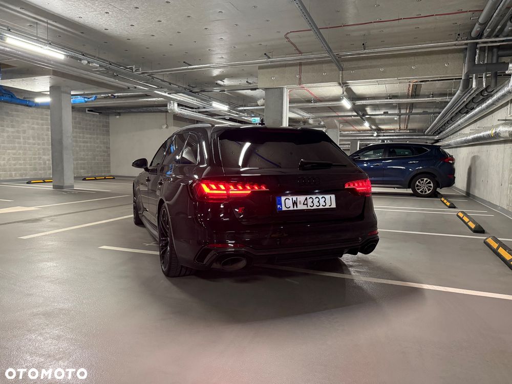 Audi RS4 Avant - 5