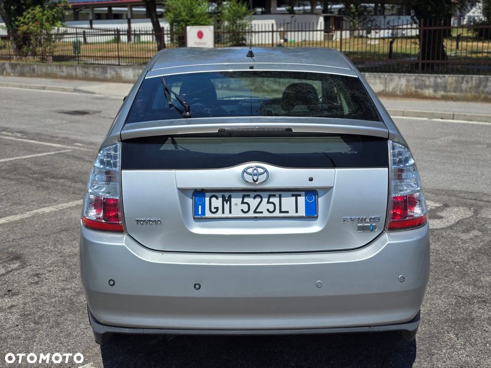 Toyota Prius 1.5 VVT-i Prestige - 6
